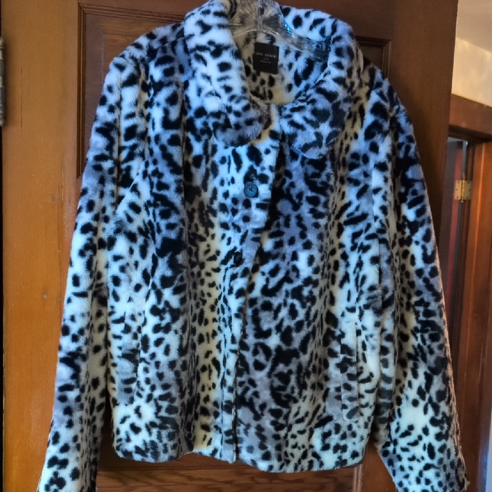Love Tree Black and White Animal Print Teddy Jacket